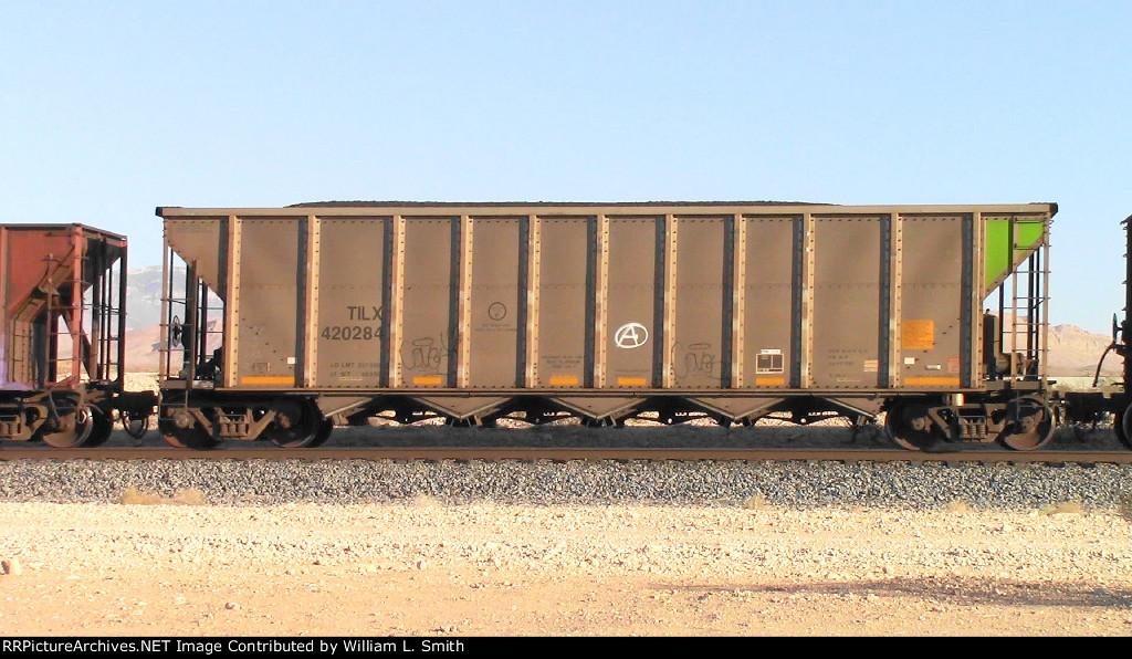 WB Loaded Coal Hooper Frt at Erie NV W-Pshr -77